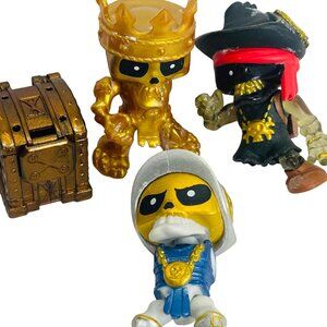 3 Treasure x Pirate Toys Missing limbs collectable